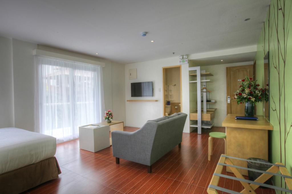 Fersal Hotel Makati Avenue ماكاتي المظهر الخارجي الصورة