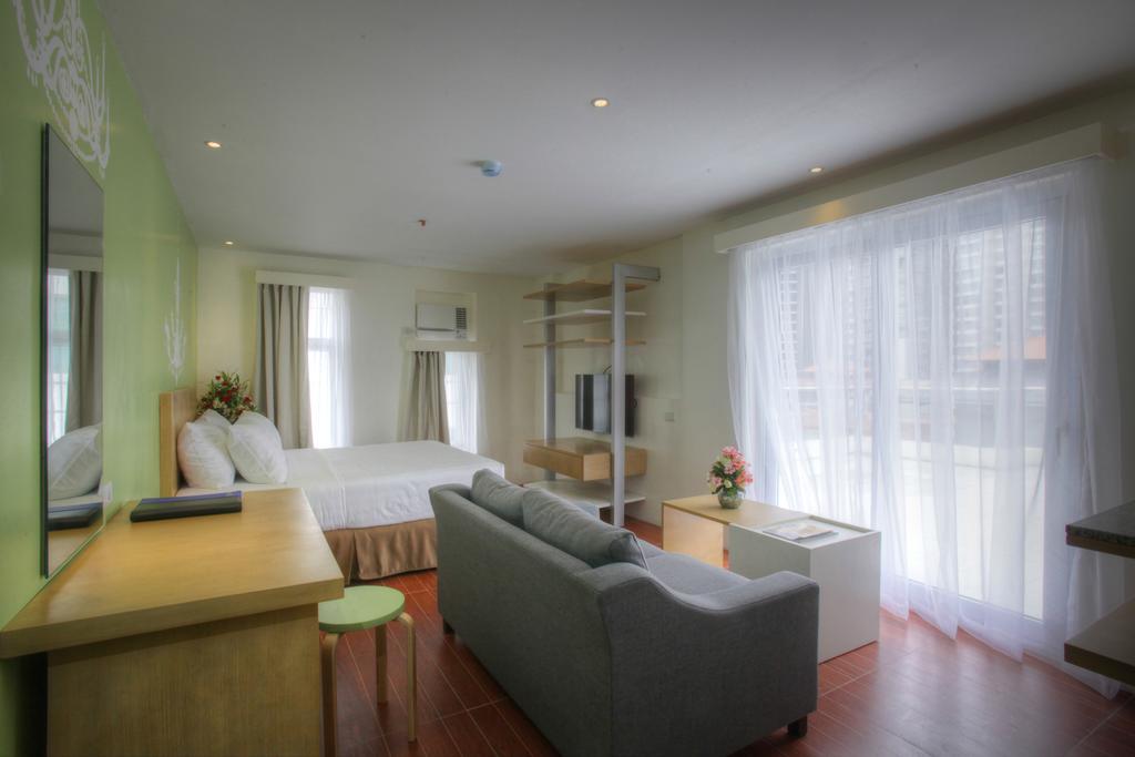 Fersal Hotel Makati Avenue ماكاتي المظهر الخارجي الصورة